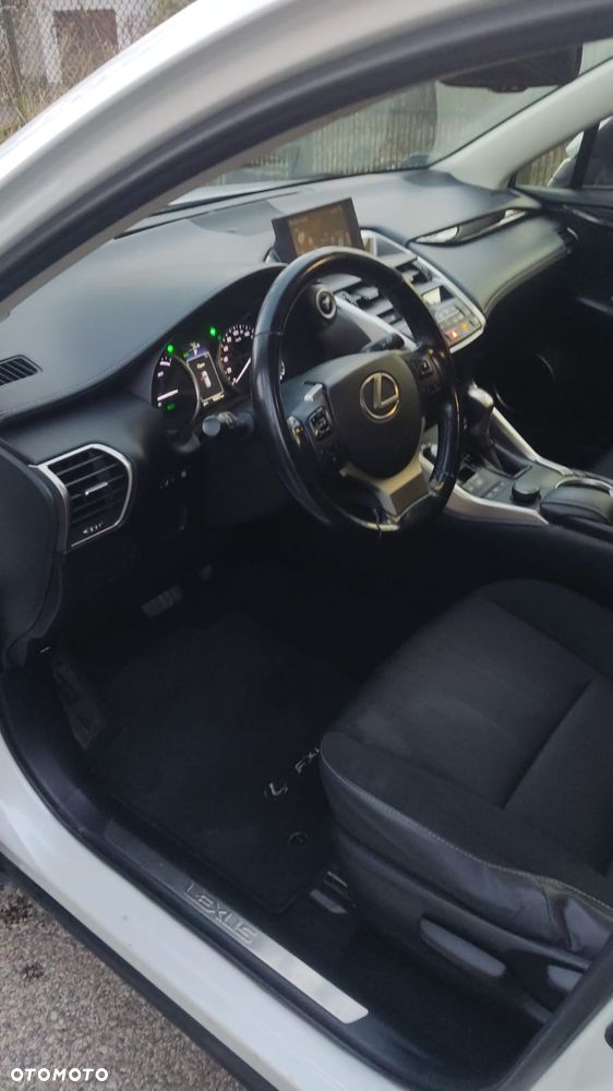 Lexus NX 300h Comfort AWD - 9