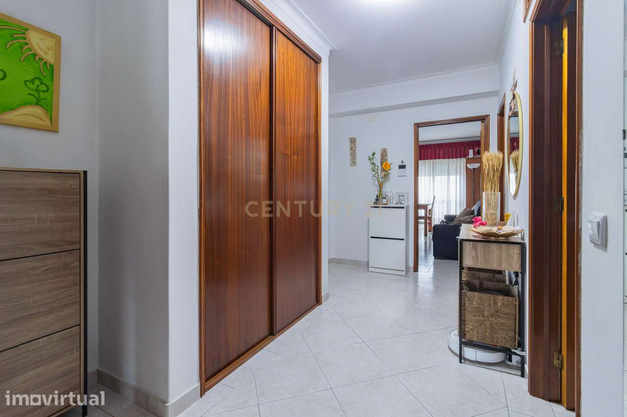 Apartamento T2 no Centro da Cidade com Garagem e Sótão - Grande imagem: 4/16