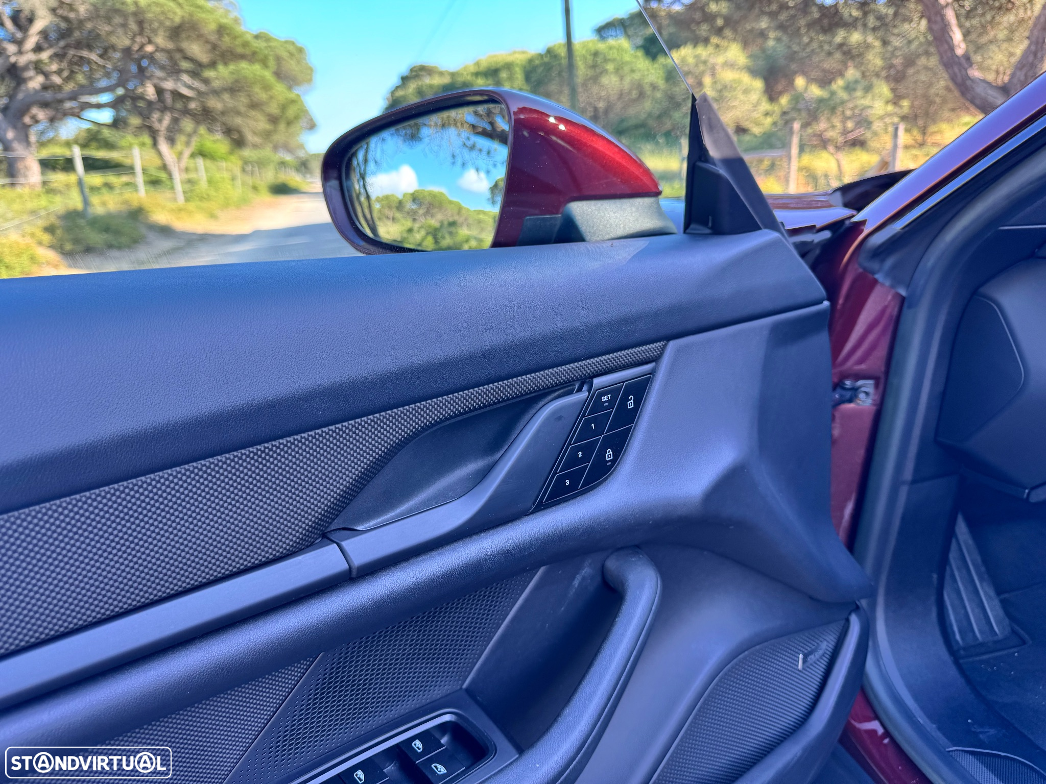 Porsche Taycan Cross Turismo 4S - 18
