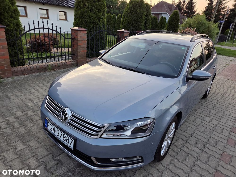 Volkswagen Passat - 1