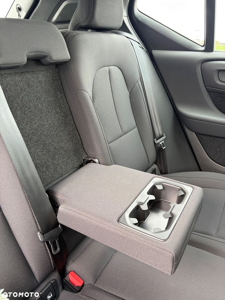 Volvo XC 40 T3 Momentum - 8