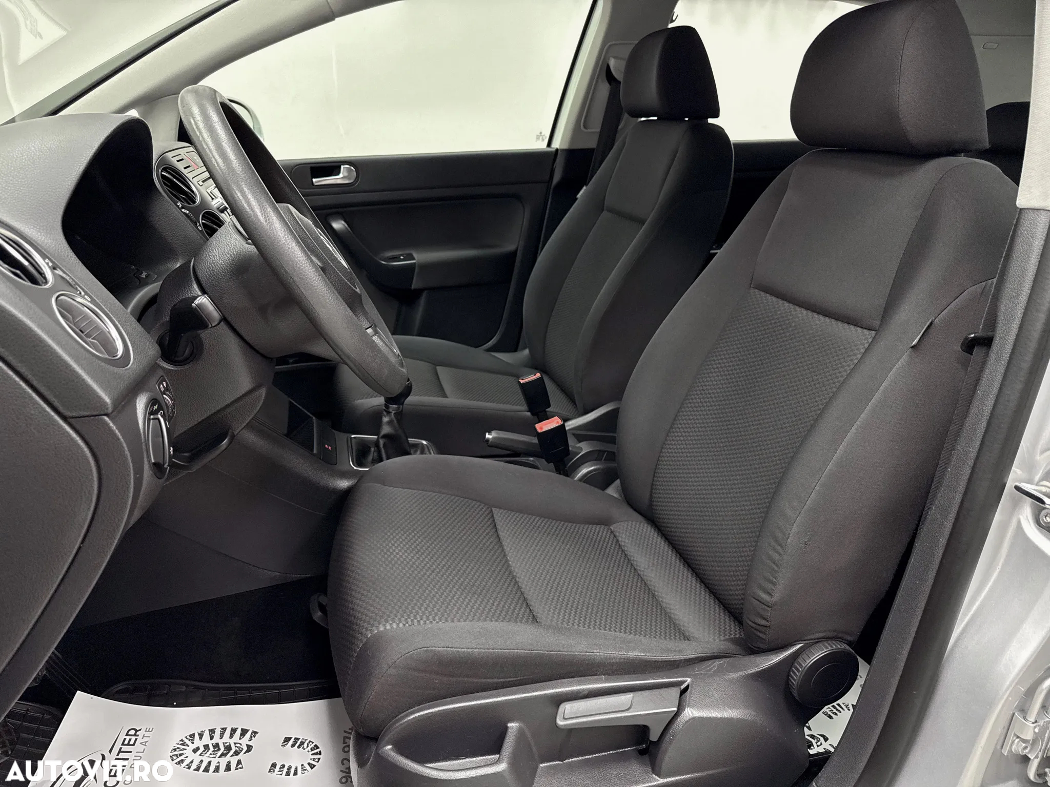 Volkswagen Golf Plus 2.0 TDI DPF Comfortline - 6
