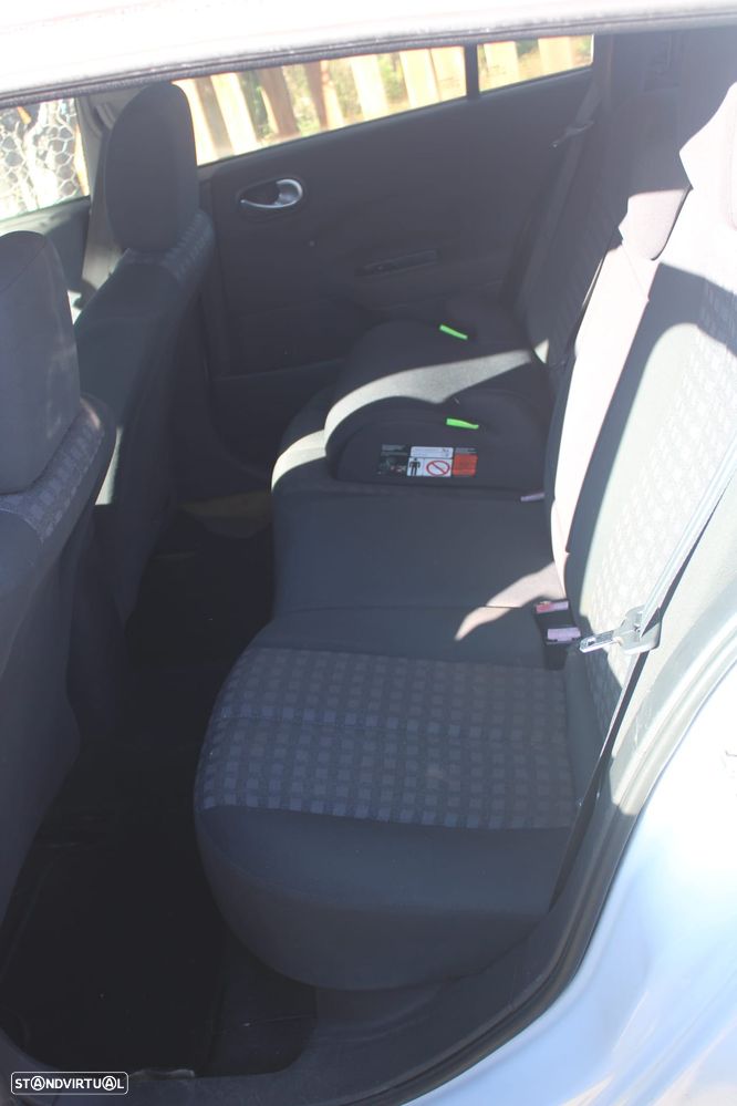 Renault Mégane 1.5 dCi Confort - 5