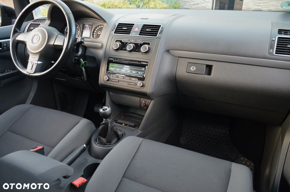 Volkswagen Touran 1.6 TDI DPF BlueMot Comfortline - 24