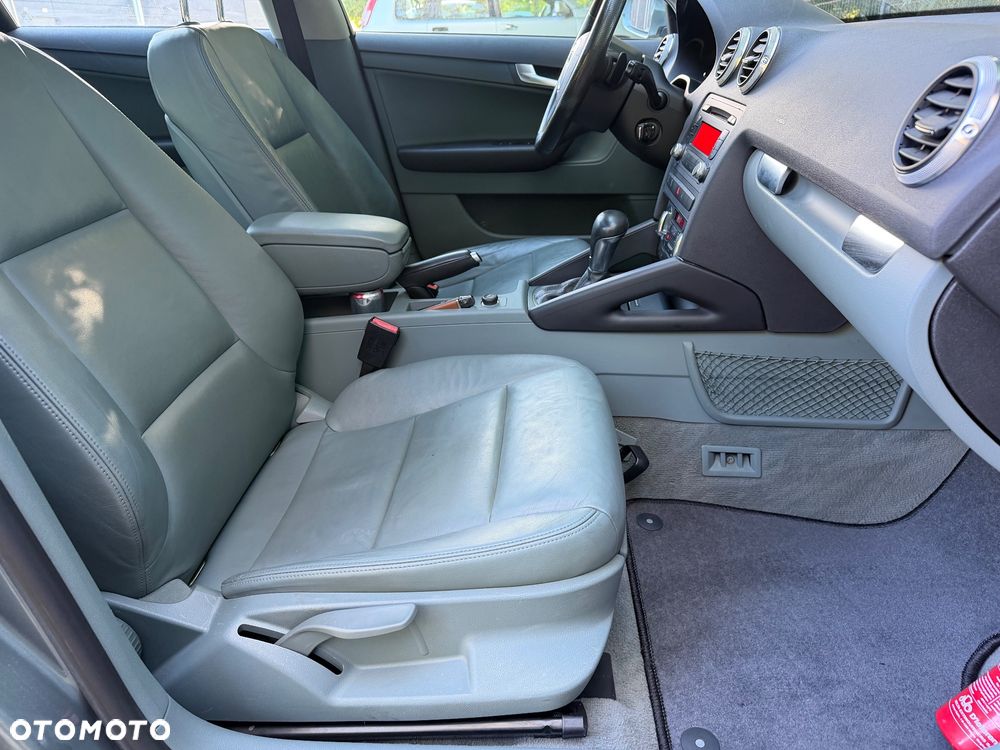 Audi A3 Sportback 2.0 TDI DPF S tronic Ambiente - 25