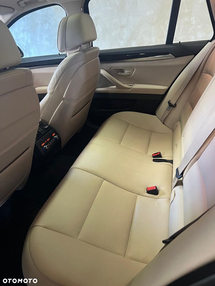 BMW Seria 5 535d Sport-Aut Luxury Line - 14
