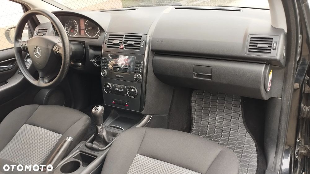 Mercedes-Benz Klasa A 150 Classic Polar Star - 14