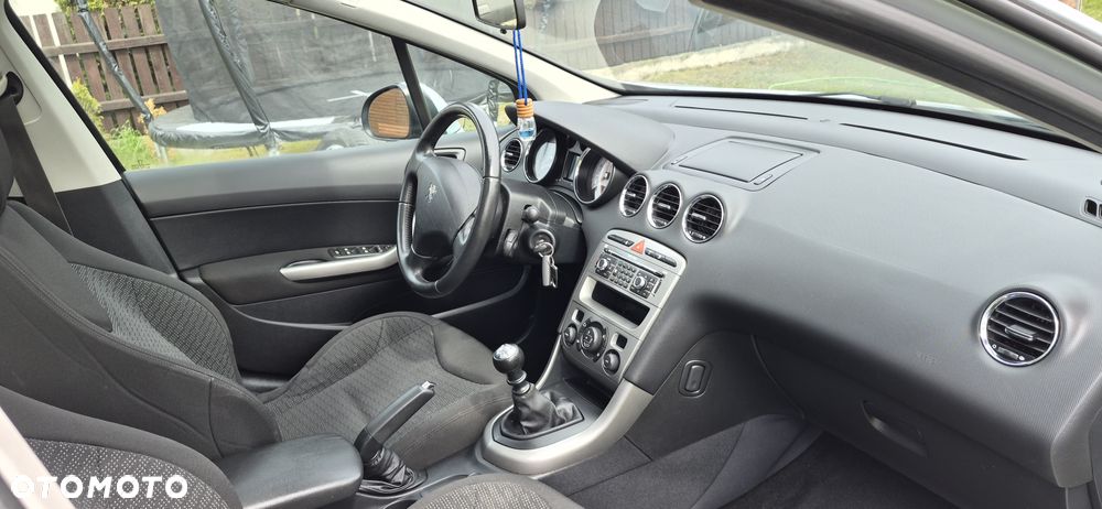 Peugeot 308 1.6 HDi Premium - 24