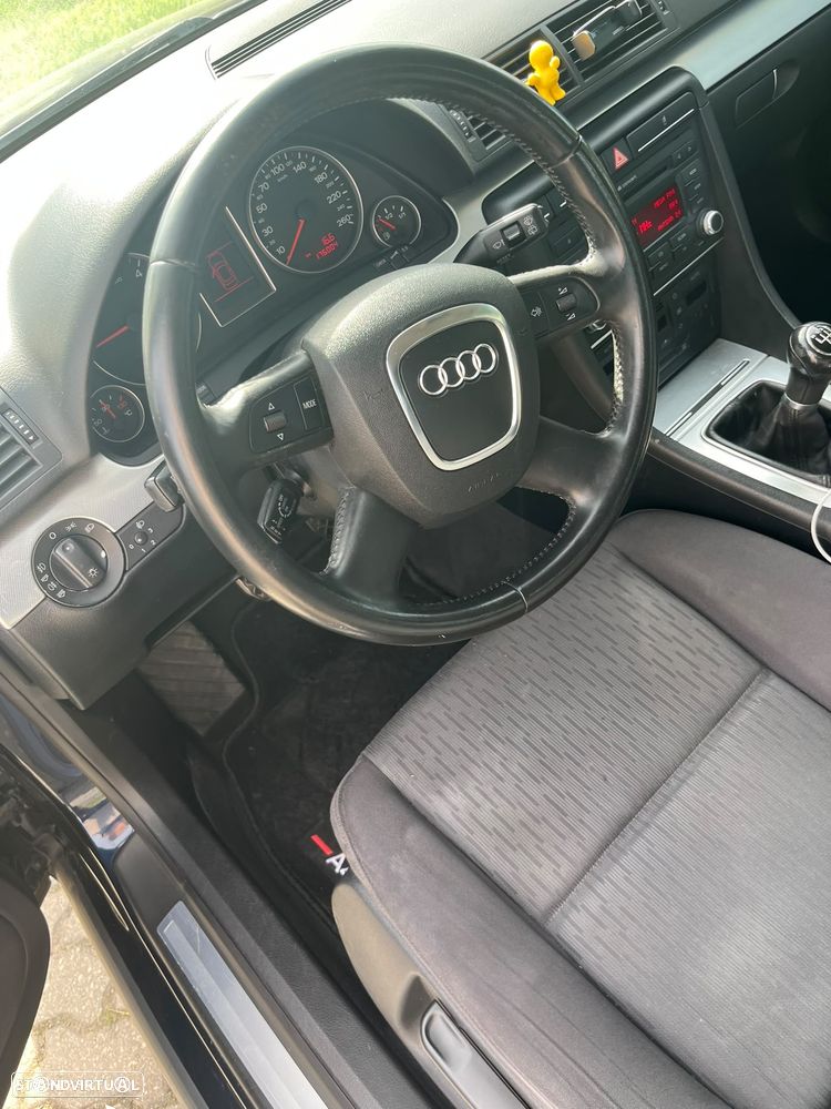 Audi A4 Avant 2.0 TDi S-line - 2