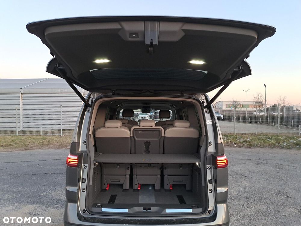 Volkswagen Multivan - 29