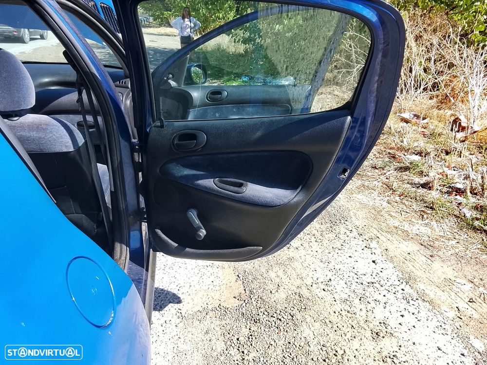 Peugeot 206 1.1 Color Line - 10