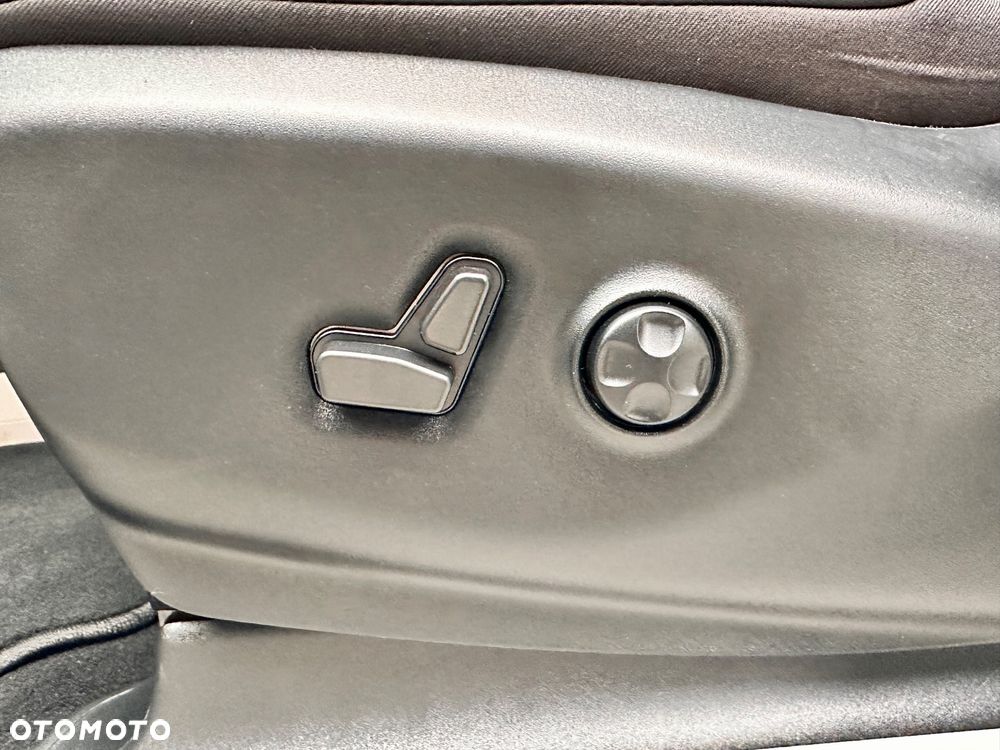 Chrysler Pacifica - 17