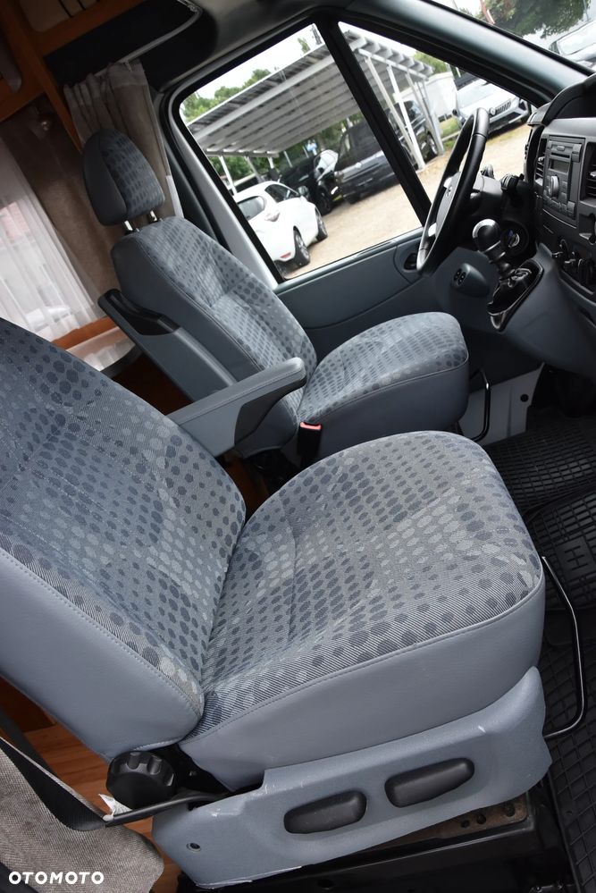 Ford Transit Challenger Genesis 32 - 14