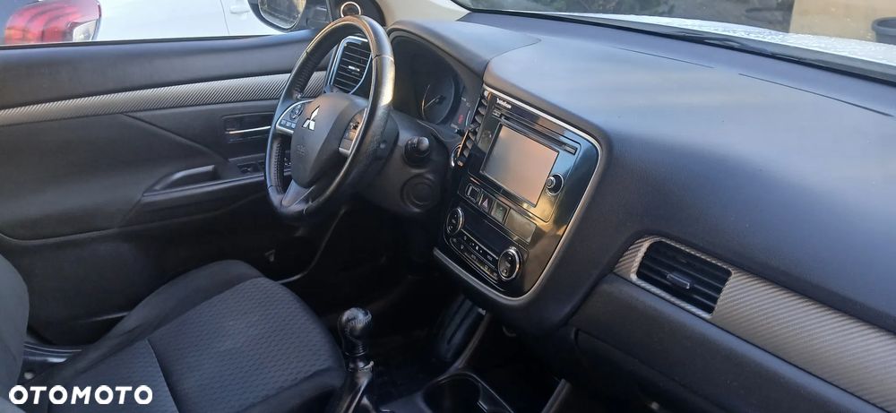 Mitsubishi Outlander 2.2 DI-D 4WD Diamant Edition - 18