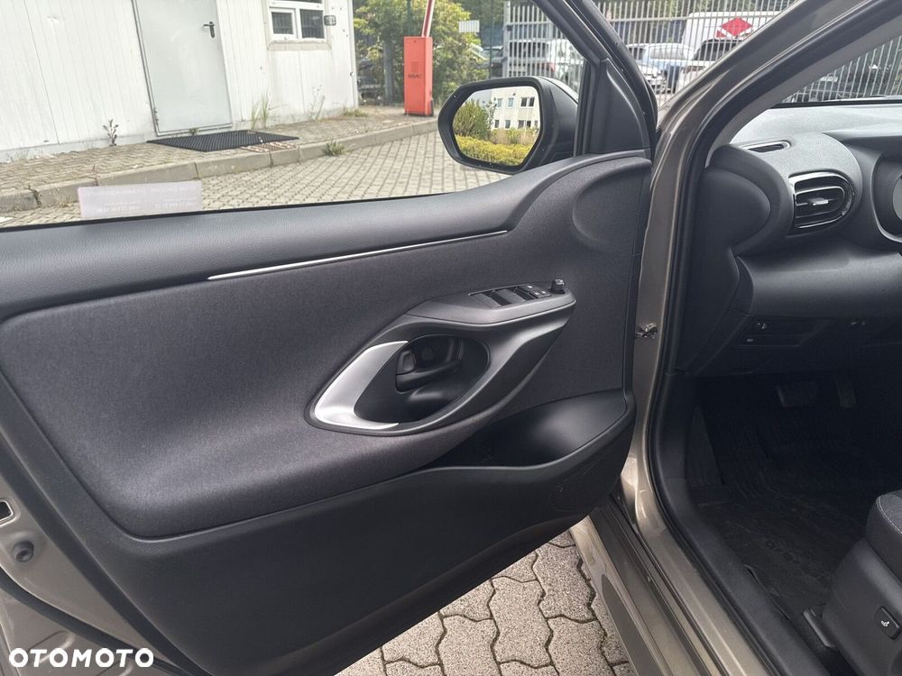 Toyota Yaris - 10