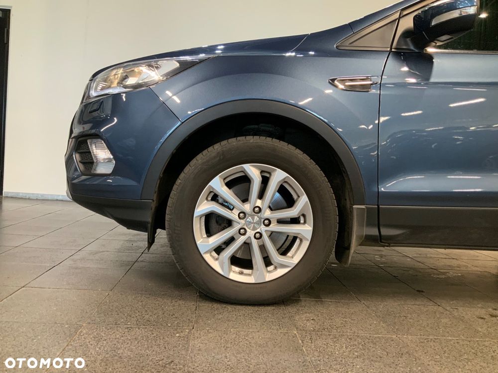 Ford Kuga 2.0 TDCi 2x4 Titanium - 4