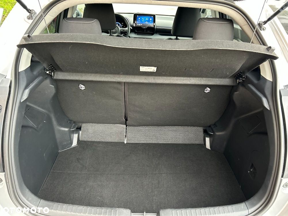Toyota Yaris Hybrid 1.5 Style - 23