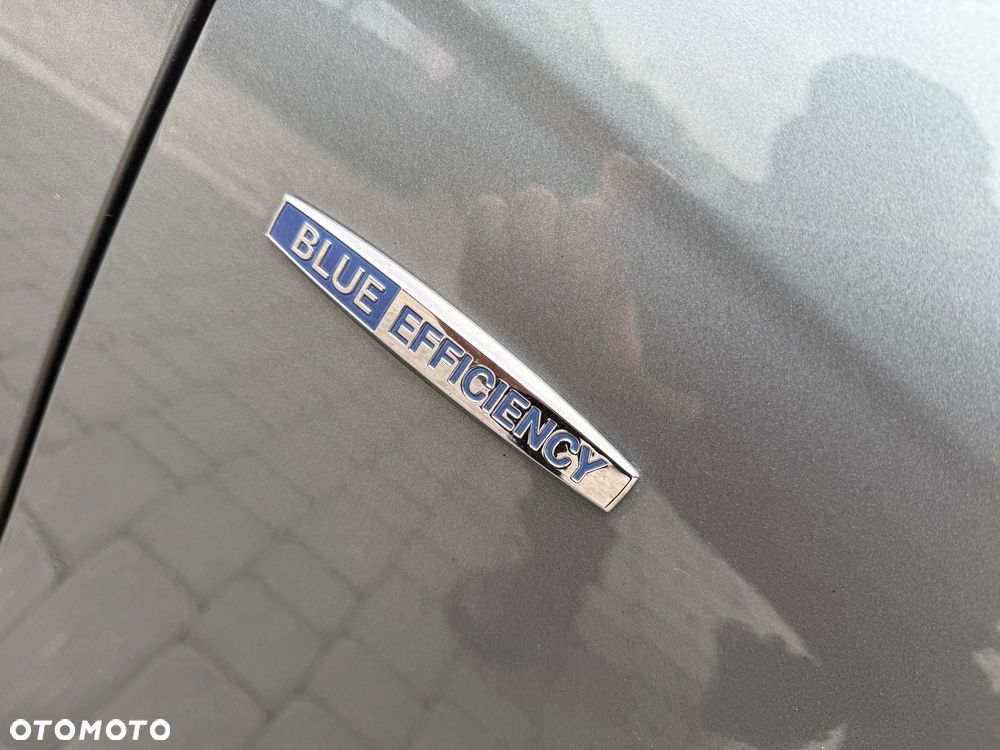 Mercedes-Benz Klasa C 180 CGI BlueEff Avantgarde - 33