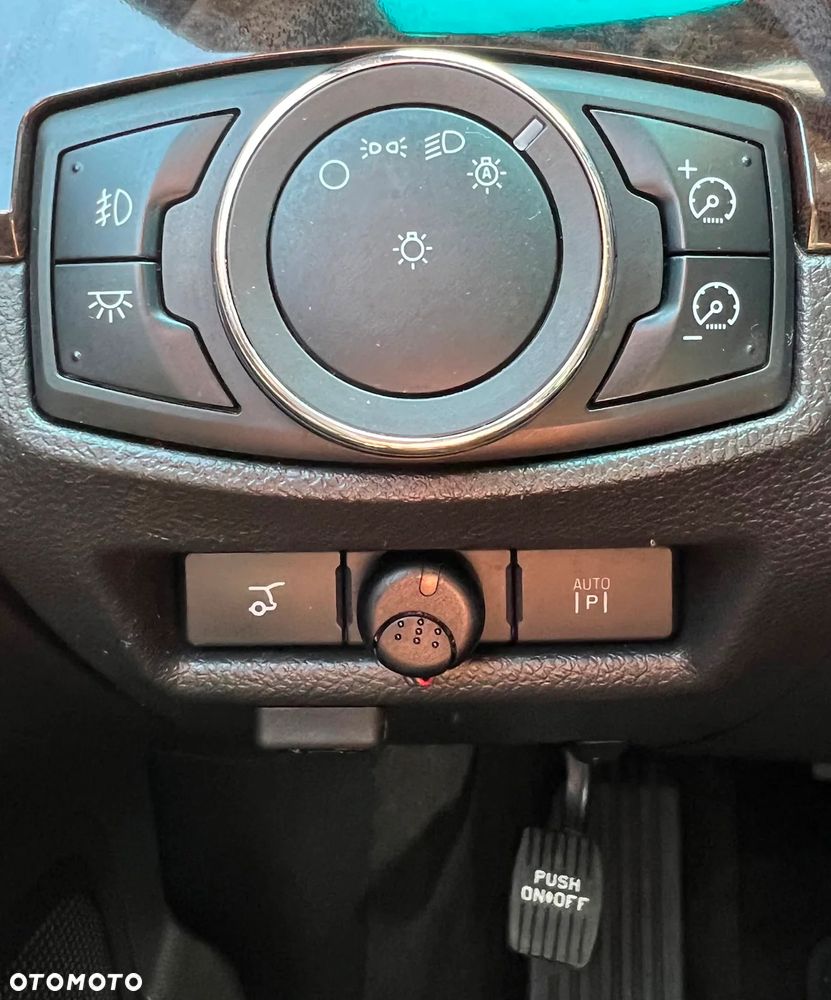 Ford Explorer - 10
