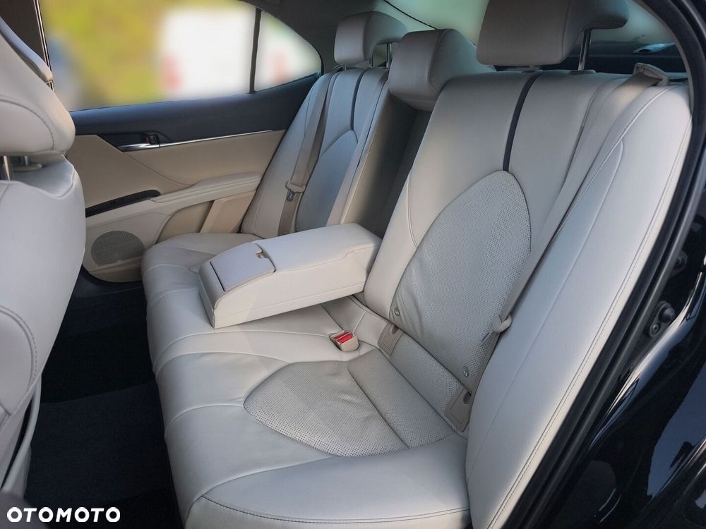 Toyota Camry 2.5 Hybrid Executive CVT - 13