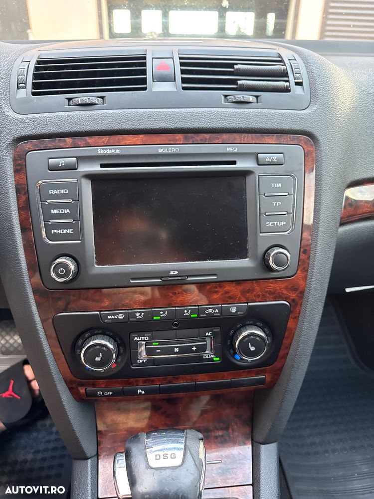 Skoda Octavia 2.0 TDI DSG Elegance - 6
