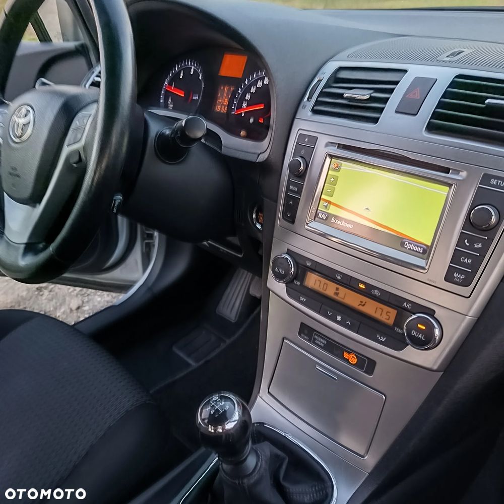Toyota Avensis 2.0 D-4D Comfort - 22