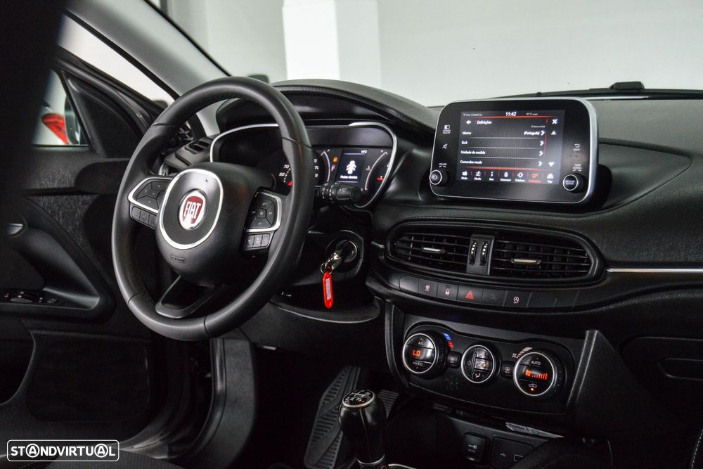 Fiat Tipo Station Wagon 1.3 M-Jet Lounge - 28