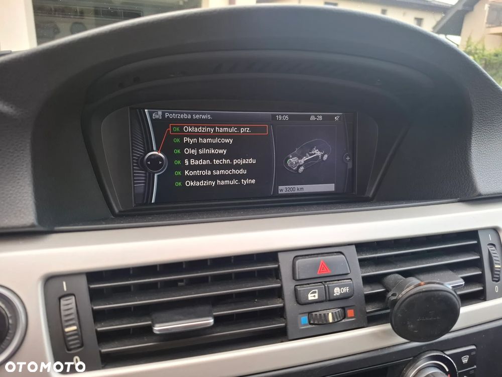 BMW Seria 3 318d - 19