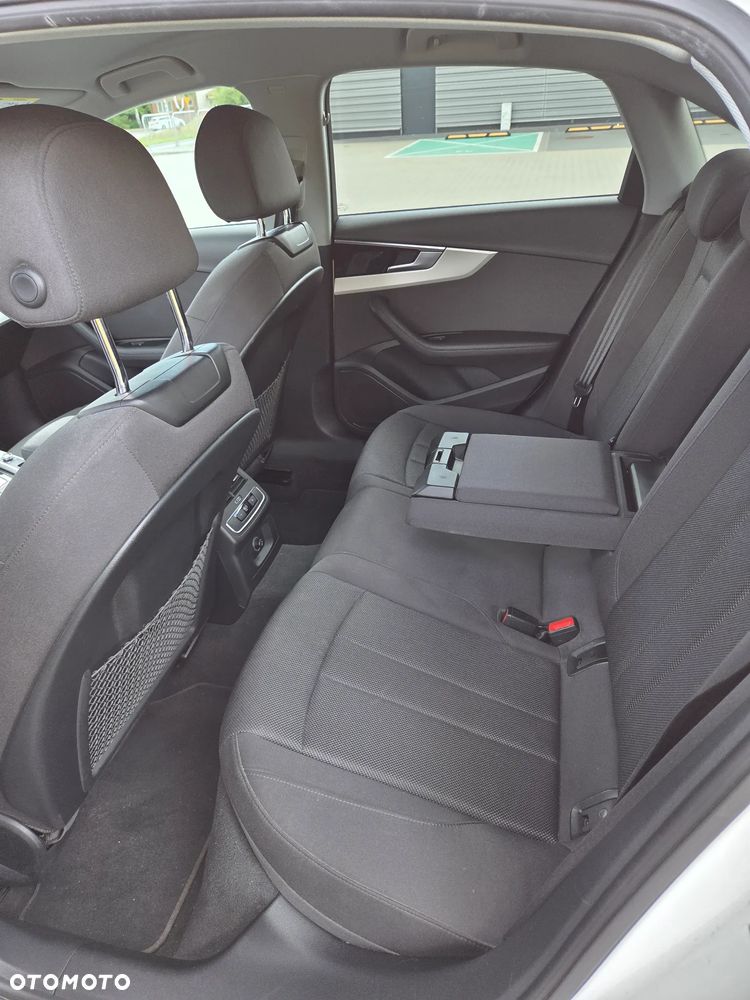 Audi A4 Limousine 40 TFSI mHEV S tronic - 9