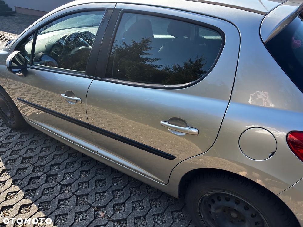 Peugeot 207 1.4 16V Trendy - 11