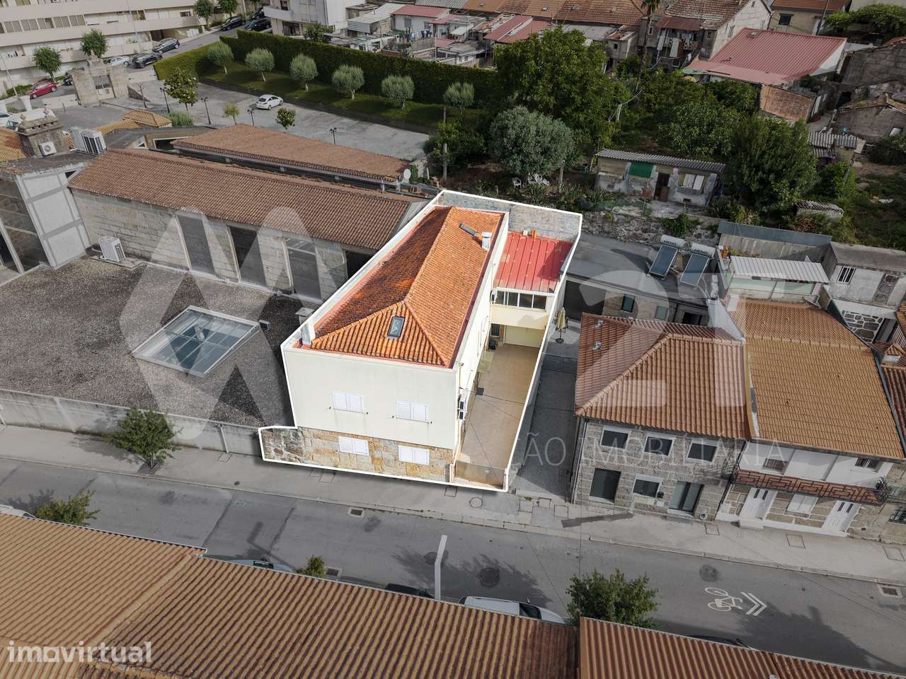 Moradia Independente T3 com Garagem, Terraço e Amplo Sótão - Grande imagem: 3/25