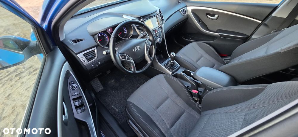 Hyundai i30 blue 1.4 Style - 12