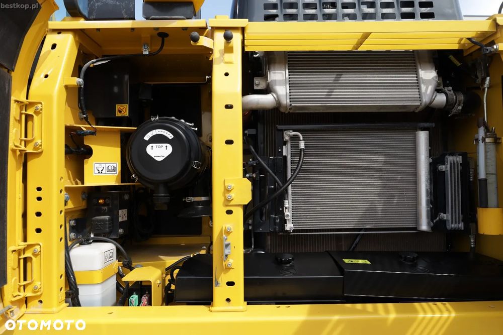 Komatsu PC210LC-11 - 32