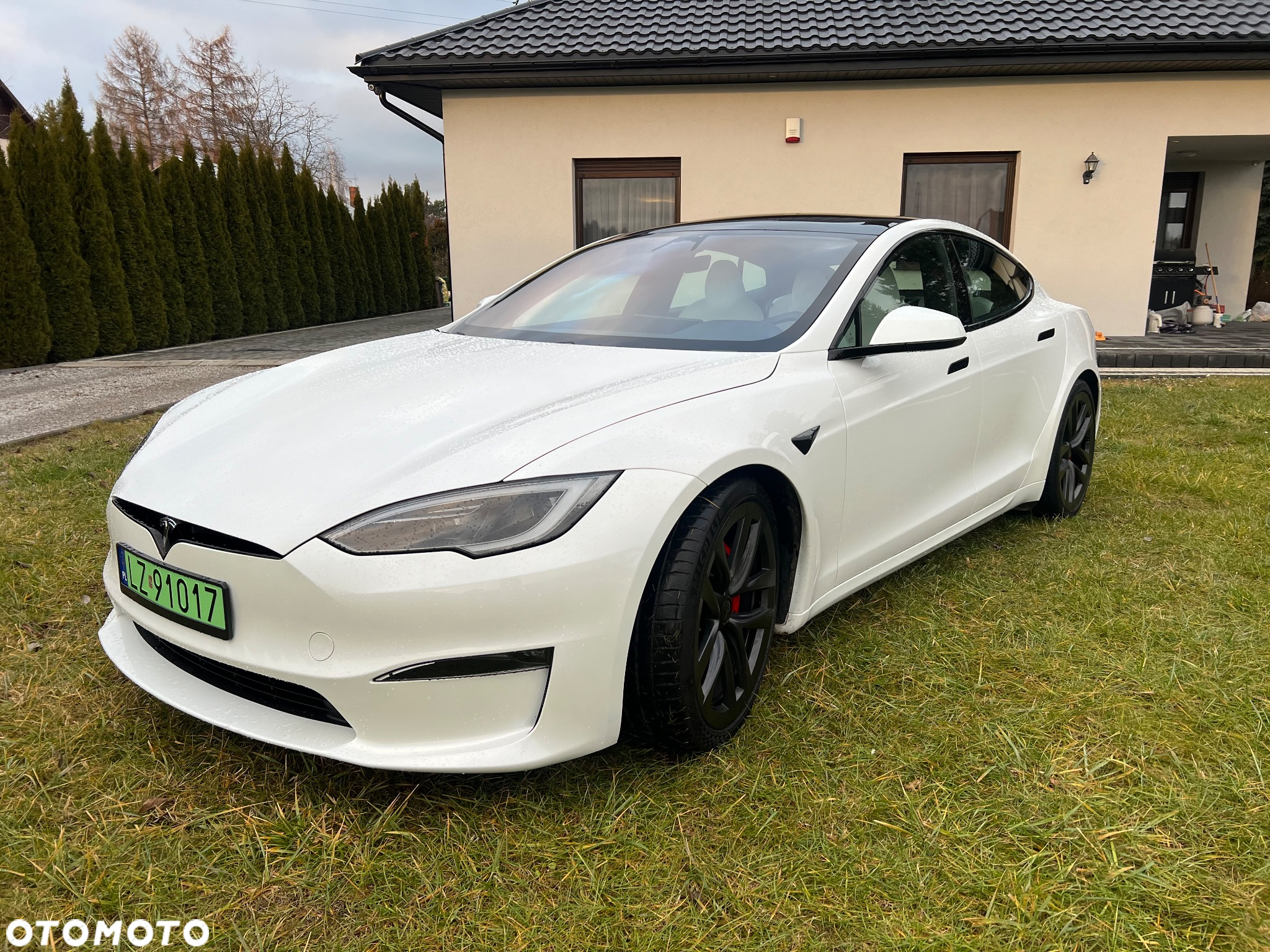 Tesla Model S - 8
