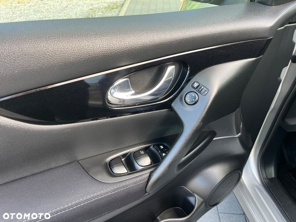 Nissan Qashqai 1.6 DIG-T N-Connecta - 30