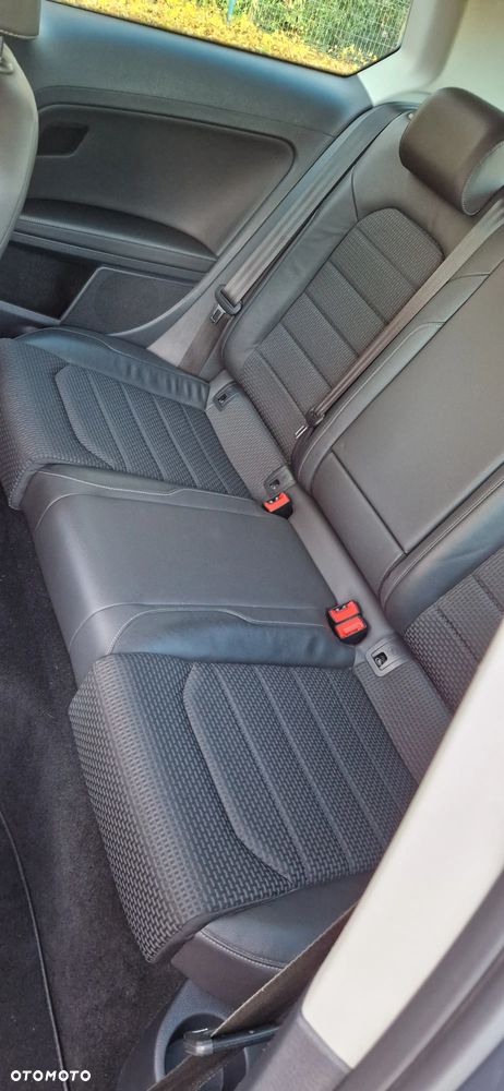 Volkswagen Golf - 36