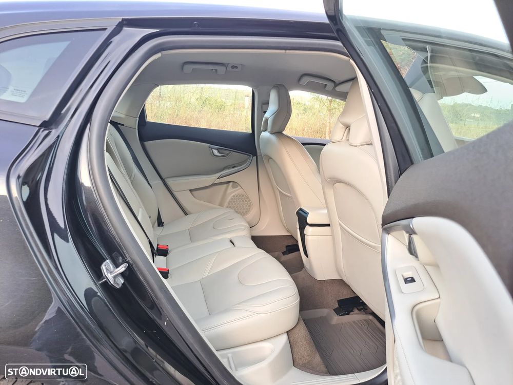 Volvo V40 D2 - 28
