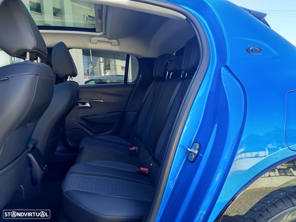 Peugeot e-208 Allure Pack - 11