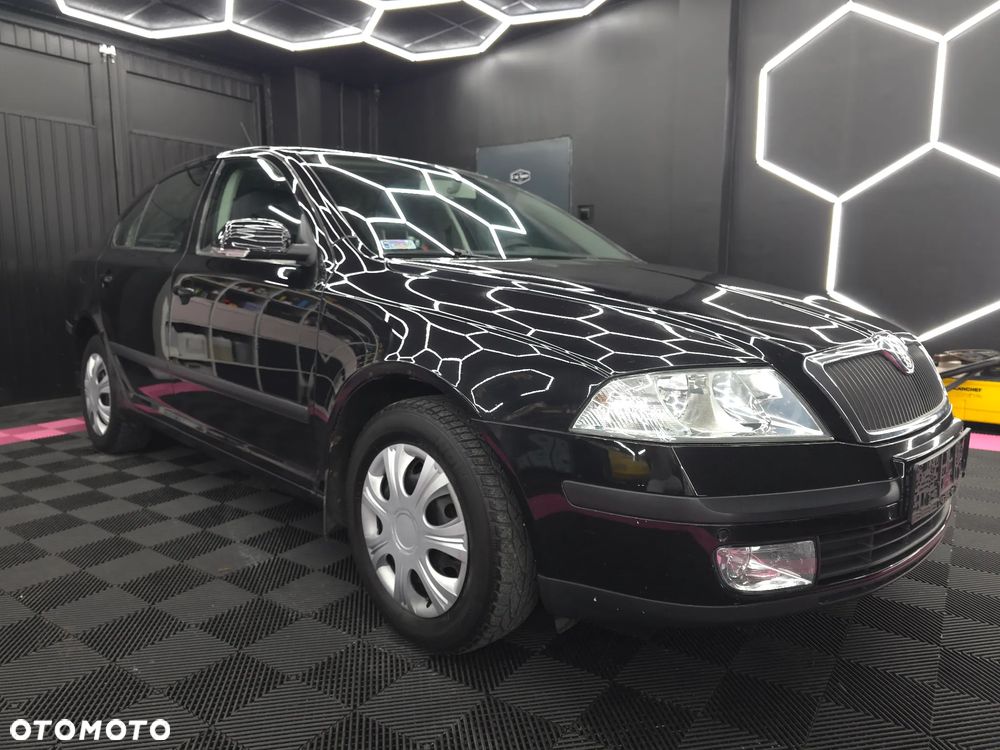 Skoda Octavia 1.6 Ambiente - 1