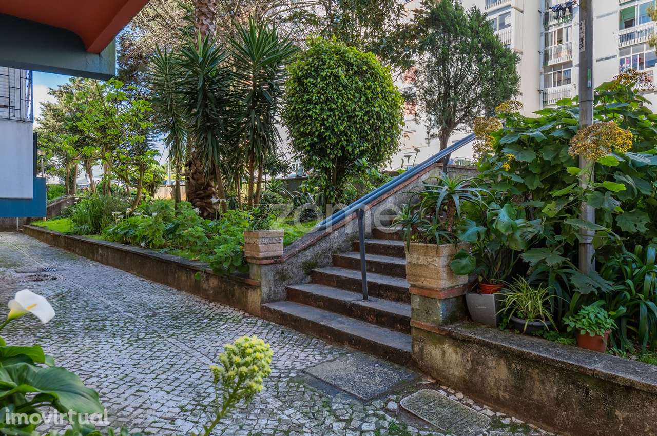 Vende-se apartamento T1 Remodelado, Monte Abraão - Grande imagem: 3/20