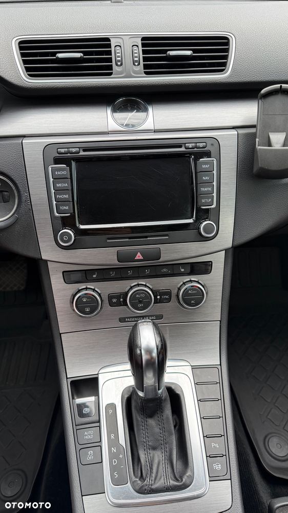 Volkswagen Passat - 20