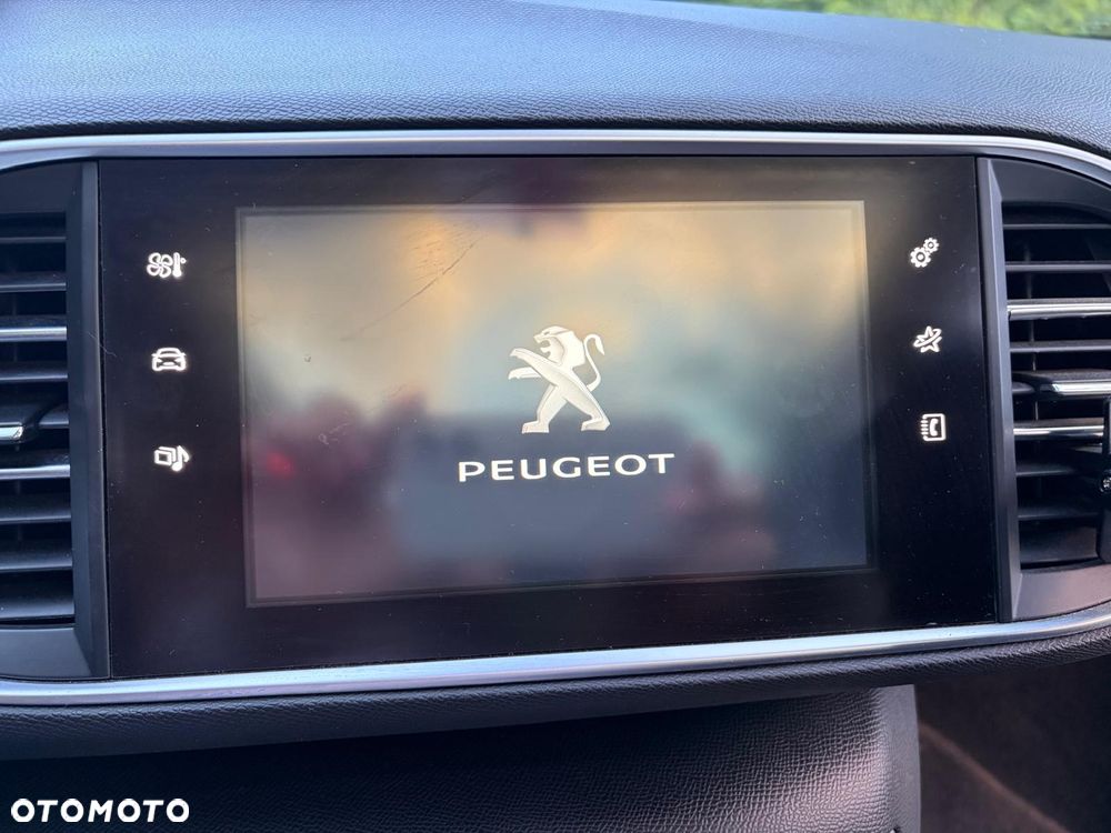 Peugeot 308 1.6 BlueHDi Allure S&S - 19