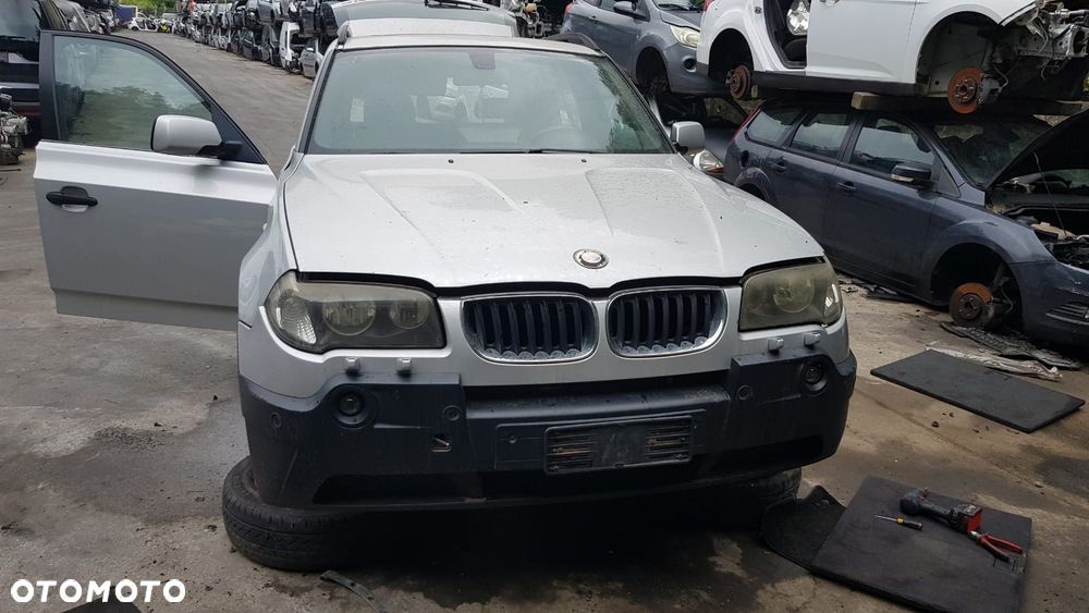 BMW X3 E83 2.0 PRZED LIFT TITANSILBER MASKA POKRYWA SILNIKA - 2