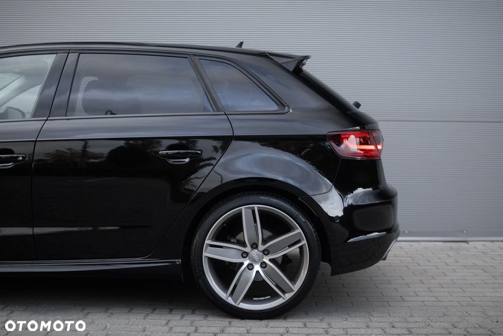 Audi A3 Sportback 1.4 TFSI S line Sportpaket - 19