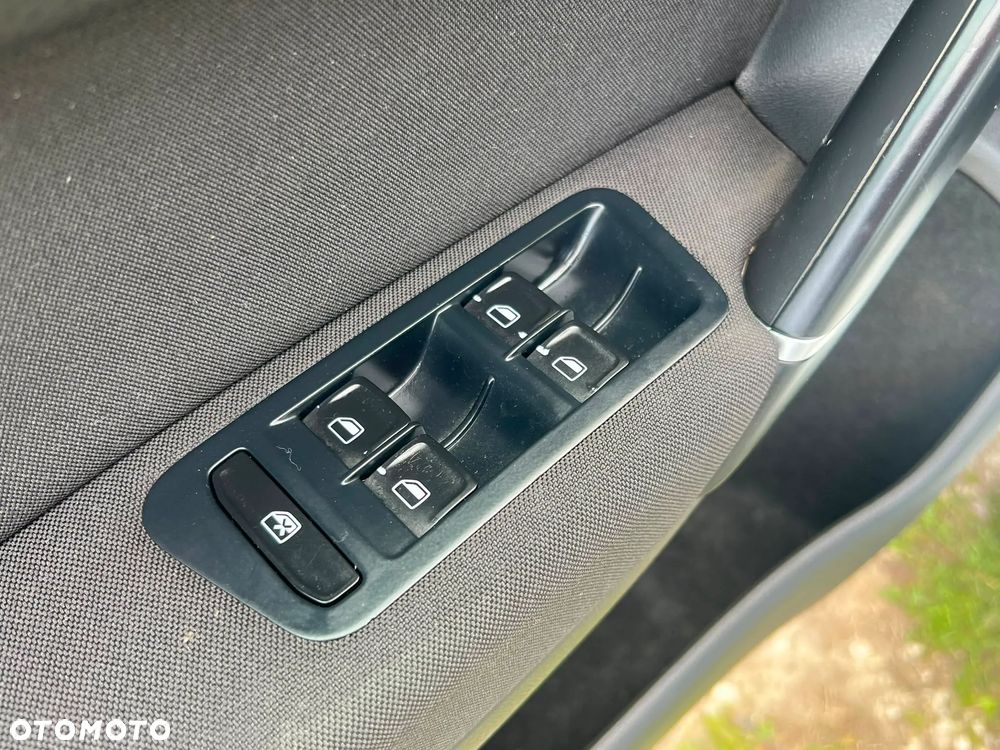 Volkswagen Golf Sportsvan 1.6 TDI BlueMotion Technology Comfortline - 25