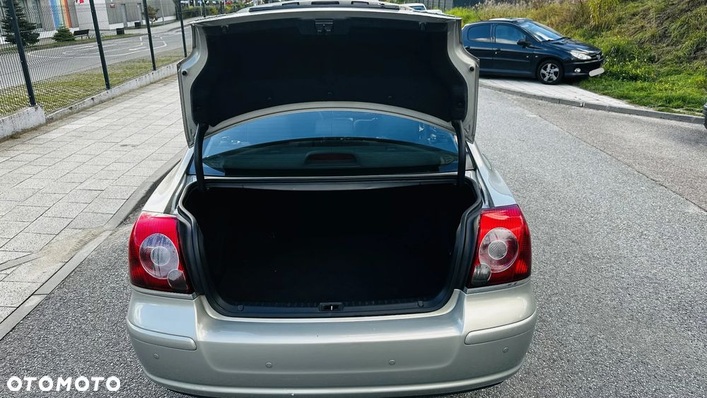 Toyota Avensis 1.8 VVT-i Luna - 9