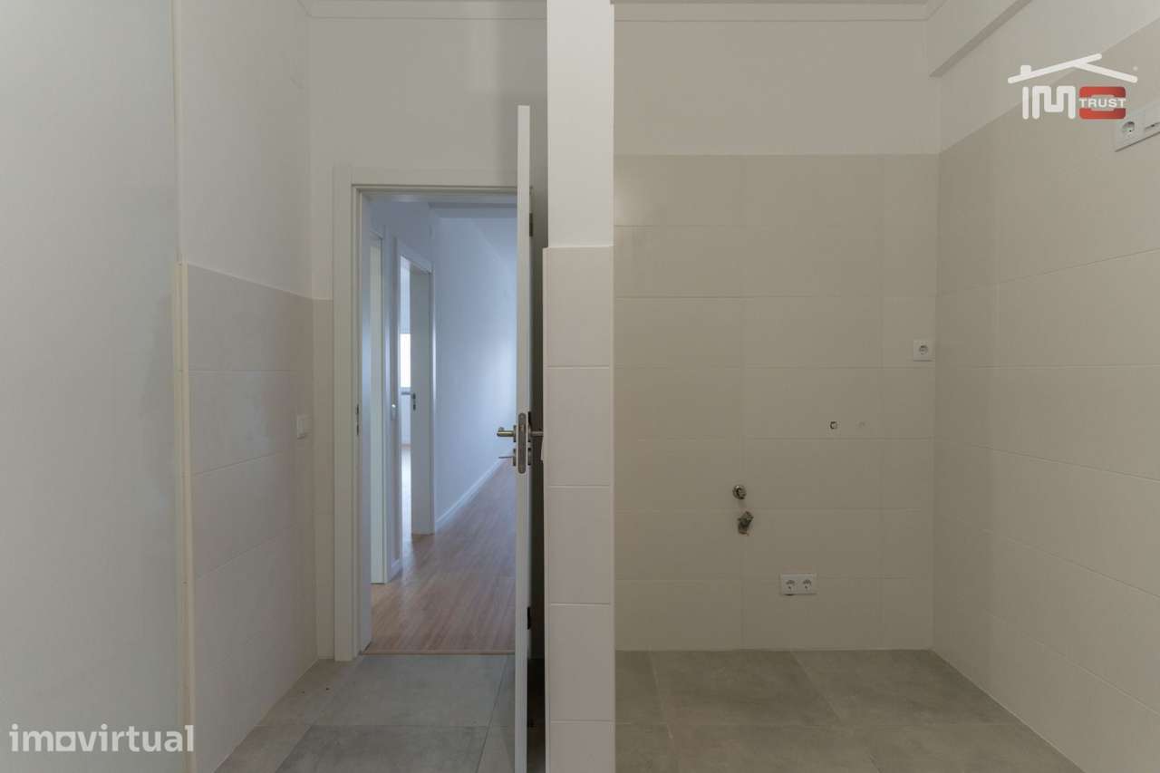 Apartamento T2 renovado no centro de Fátima - Grande imagem: 4/15