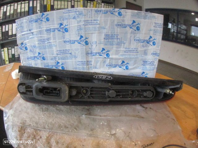 Farol Tras Stop2851 FORD FOCUS CMAX FASE 1 2004 1.6TDCI 110CV 5P CINZA ESQ - 2