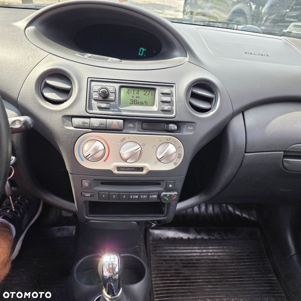Toyota Yaris - 14