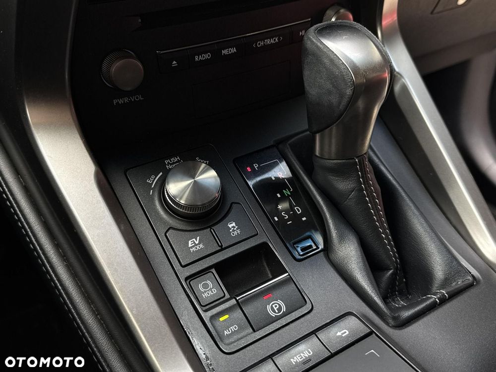 Lexus NX 300h Elegance AWD - 25